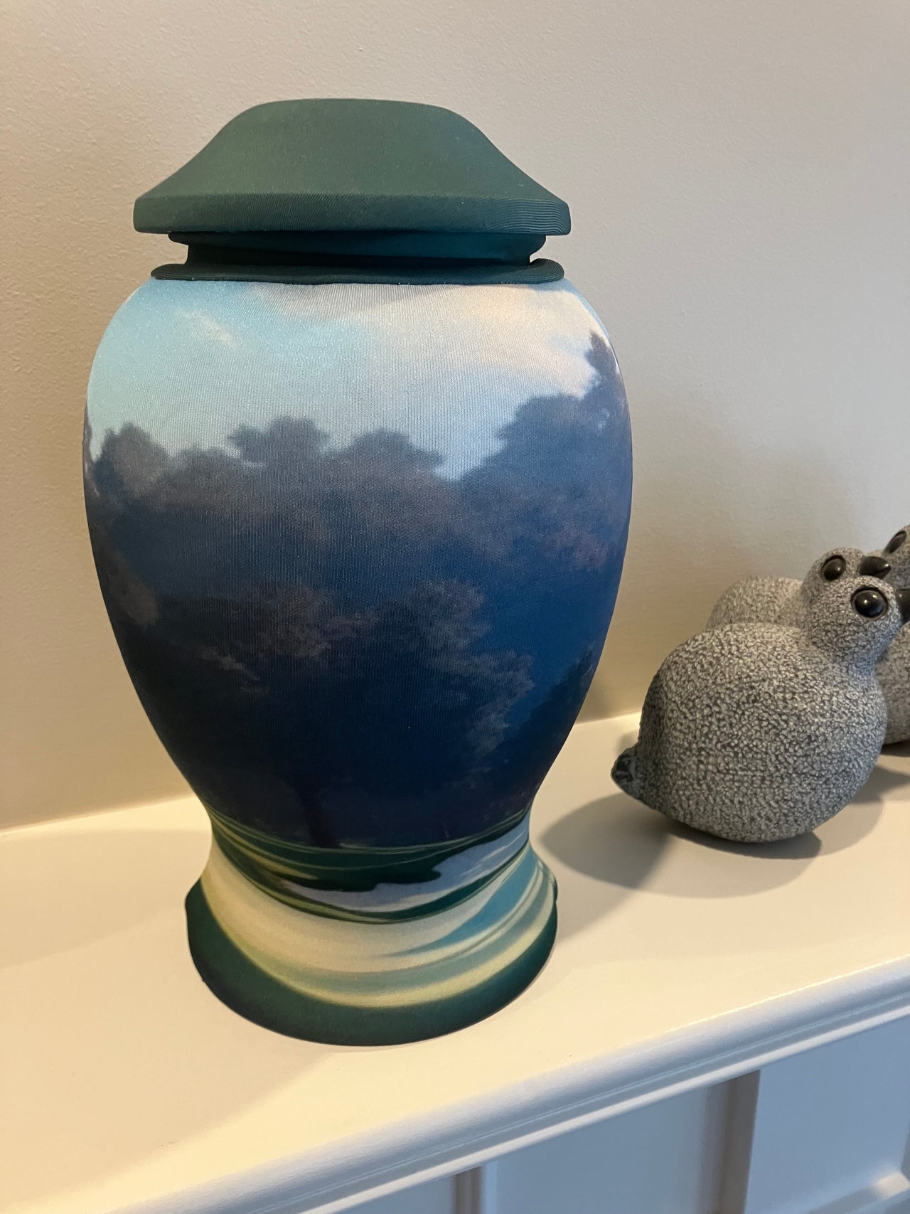 Customized Wide Base Shape Urn | Eturnal Wear