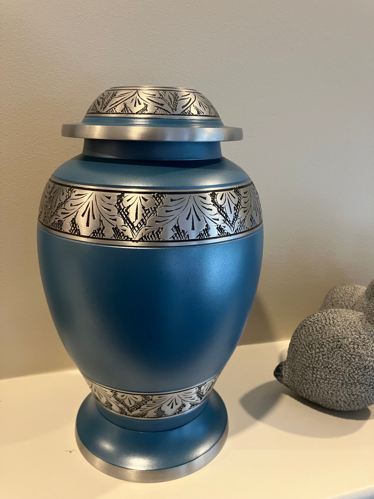 Customized Wide Base Shape Urn | Eturnal Wear